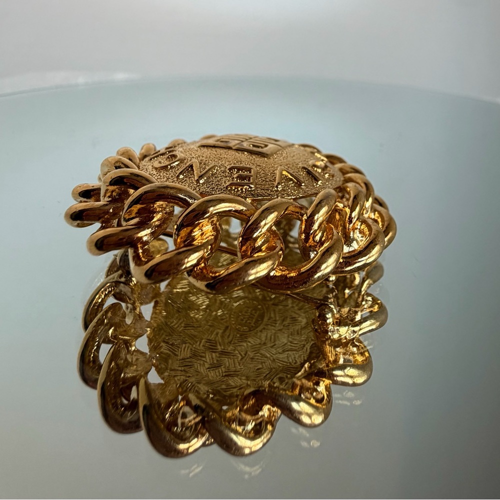 Vintage Givenchy Lux Logo Brooch Matte Gold - Picture 7 of 9